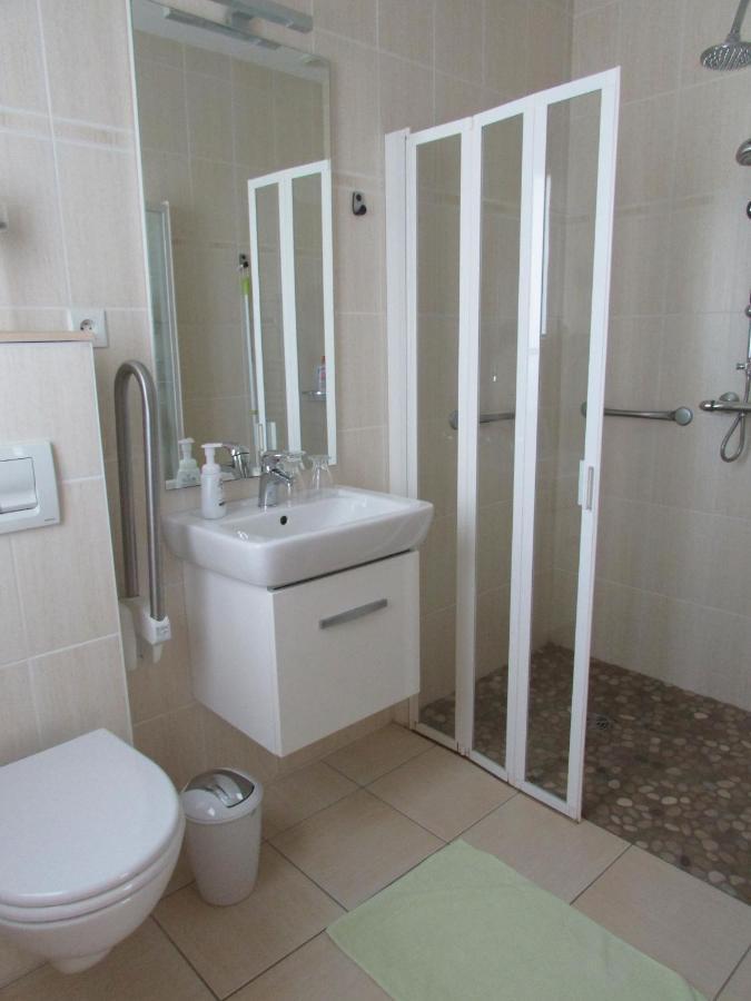 Chambre D'Hotes La Basse Gougeonniere Neuvy-en-Mauges Екстериор снимка